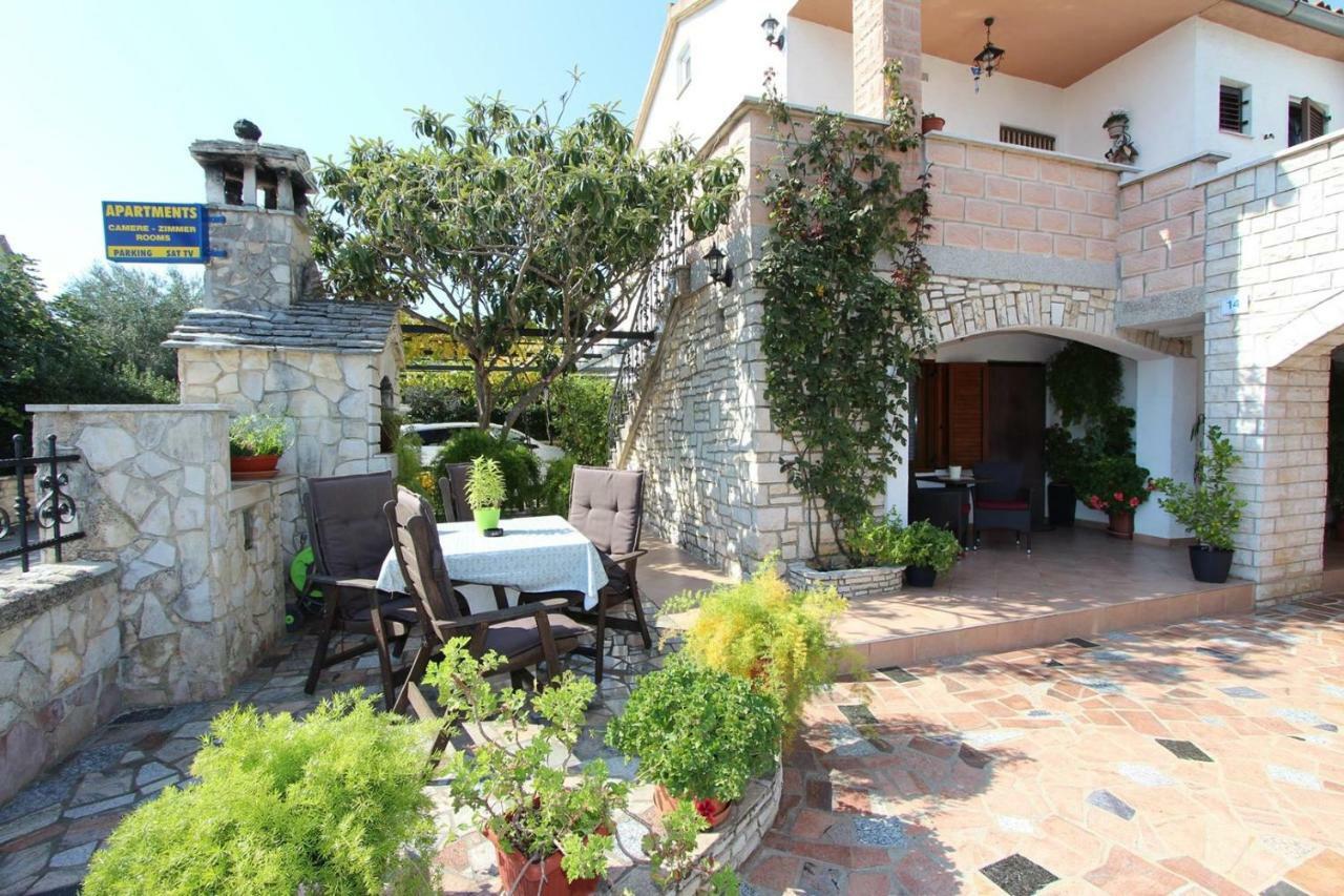 روفينج Guest House Rexa المظهر الخارجي الصورة